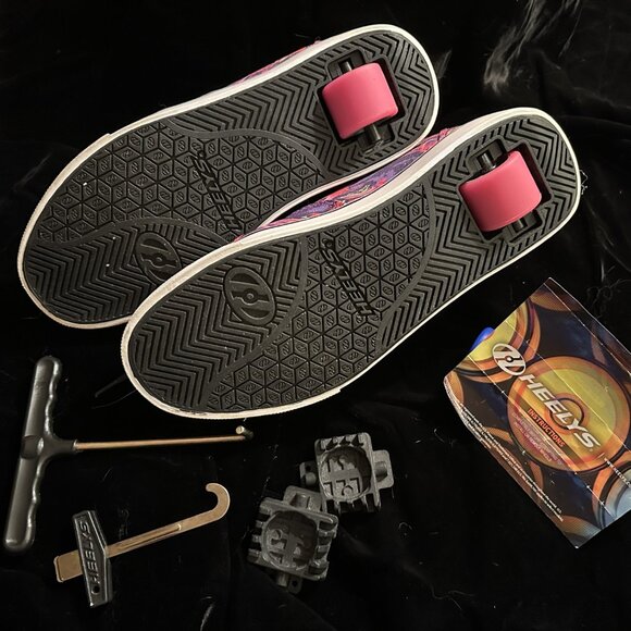 Heelys - Womens Skate Sneakers, Size 8.5 Pink/Purple - Picture 2 of 2